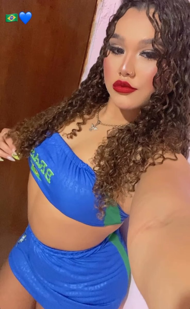 ehsilvx_'s tweet photo. calcinha verde pra combinar 😂💚 https://t.co/OLTX8gIPoR