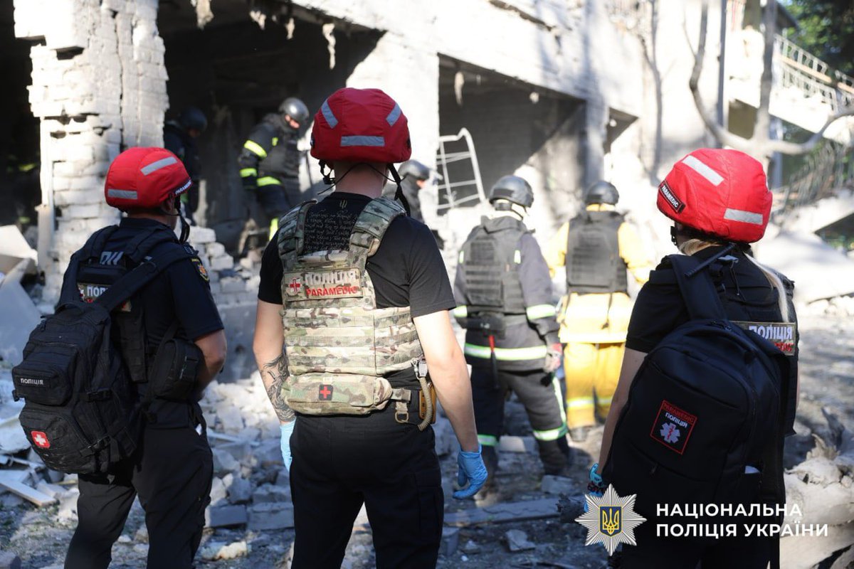 IrynaVoichuk's tweet photo. Update: The death toll from russia’s attack on Zaporizhzhia has risen to five!

Ten people were injured.

Russia also struck an equestrian club, killing two horses and injuring five more. https://t.co/pVqJ5ZyLNu