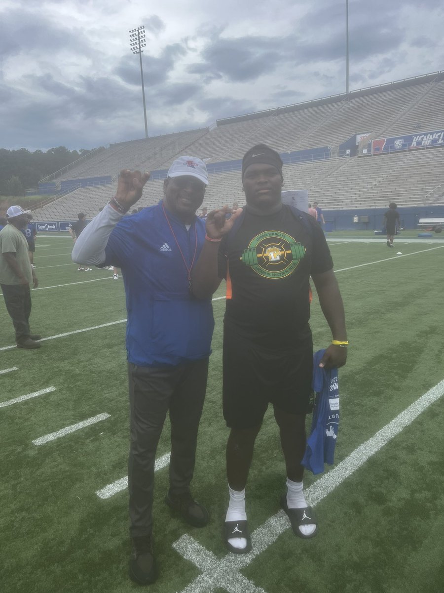 55sackz_'s tweet photo. Great day @LATechFB camp Learned a lot of new things from the coaching staff!! @JustinApod @ChadSimmons_ @GridironFootbal @CoachBVarner @KoachJack_79 https://t.co/XLhvcPeXh3