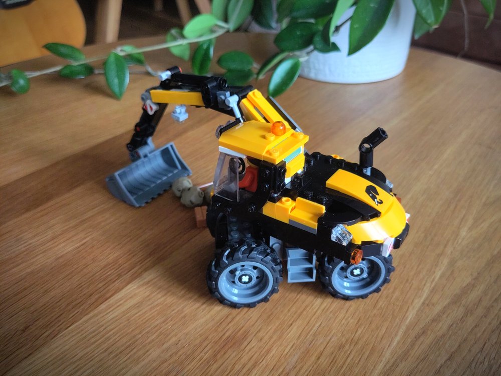Rebrickable's tweet photo. Turn your Yellow Backhoe Loader into the 60480: Wheeled Excavator by sebbl #MOC-265581 #lego #rebrickable #legomoc #alternatebuild https://t.co/RKGXhhP2pD