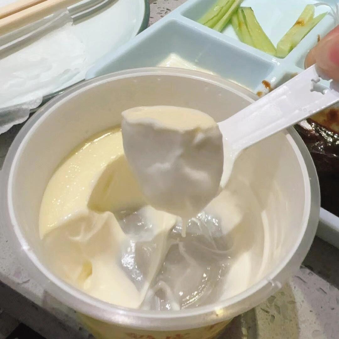 Devender1571's tweet photo. 些夸张了👨🏽‍🔬💂🏼👨🏽‍🦱哈。】威海是著名的海岛城市，气候宜人，格外适合居住，天气好，再在海边好好玩玩，心情自然会好上很多。以至于贺止休跨步走来时，间隔还有一米多远的距离，便轻松踩到了对方几乎与滑板融为一体的深 https://t.co/c389N6xy5A