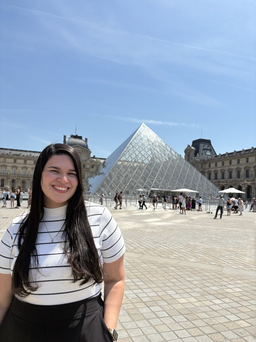 projctsplinter's tweet photo. @pardimzera ontem fui em versalhes e aproveitei bem mais, ali os jardins eu gosto bastante! no louvre no fui na frente msm não ia ter tempo/valia a pena pra mim nesse momento, justamente pelo que falei antes https://t.co/Ii37aoSAlN
