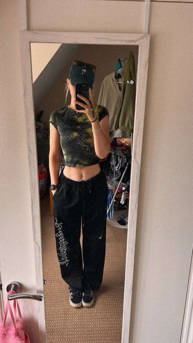 Oh_its_Meg_'s tweet photo. Being ill doesn’t stop the swag https://t.co/vX7stGY93K