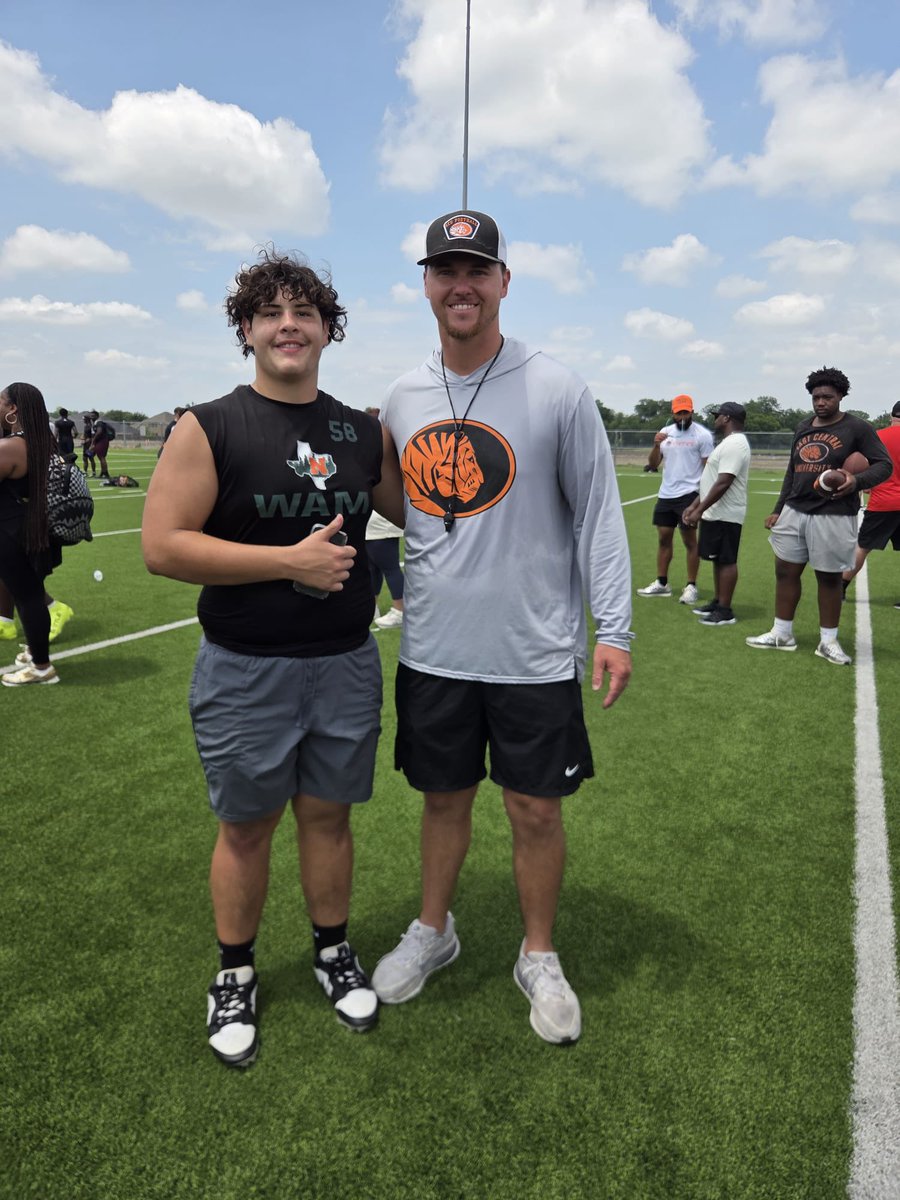 Ian52380545's tweet photo. Had a great time at @ECUTigersFB camp huge shout out to @CoachPeterGray for coaching me up and talking to me on my recruiting process @NF_Recruits @CoachP_WAM #AGTG https://t.co/VQgJ9WxDpG