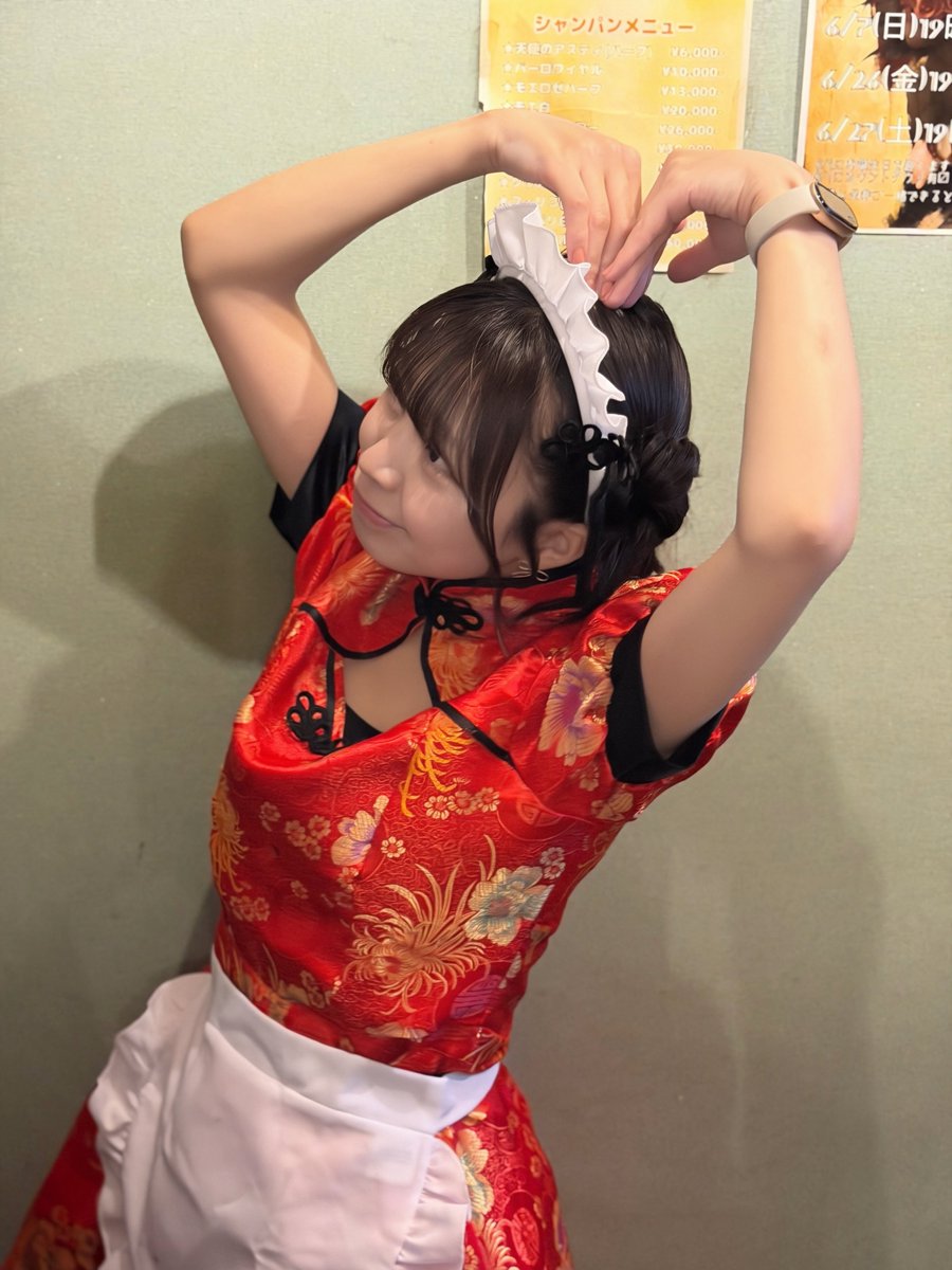 mahiruq's tweet photo. 歌舞伎町のスタンダップコメディ劇場こと #ゆいの月 今回も5時間ノンストップでした😳

先着4名のサンドウィッチの他におまけのおにぎりと追加のおにぎりが用意されていました☺️
（画像の説明はAIが勝手に書いたものです） https://t.co/5G1G4Yyb9v