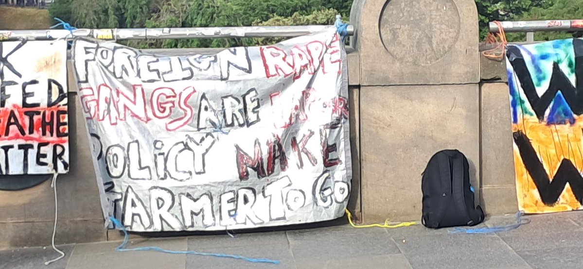 MyDugAlbie's tweet photo. Some of the banners at the Mound in Edinburgh. https://t.co/HWyLVNtx9Z