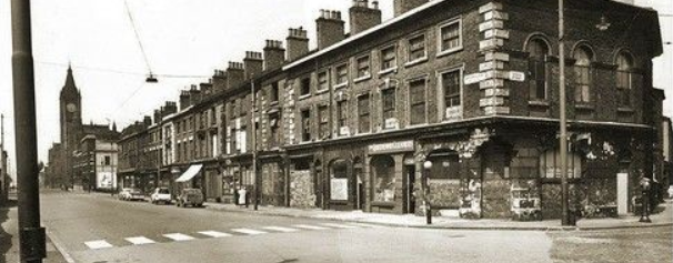 scousegary1's tweet photo. brownlow hill at the junction of crown street https://t.co/Aor98UQbqp