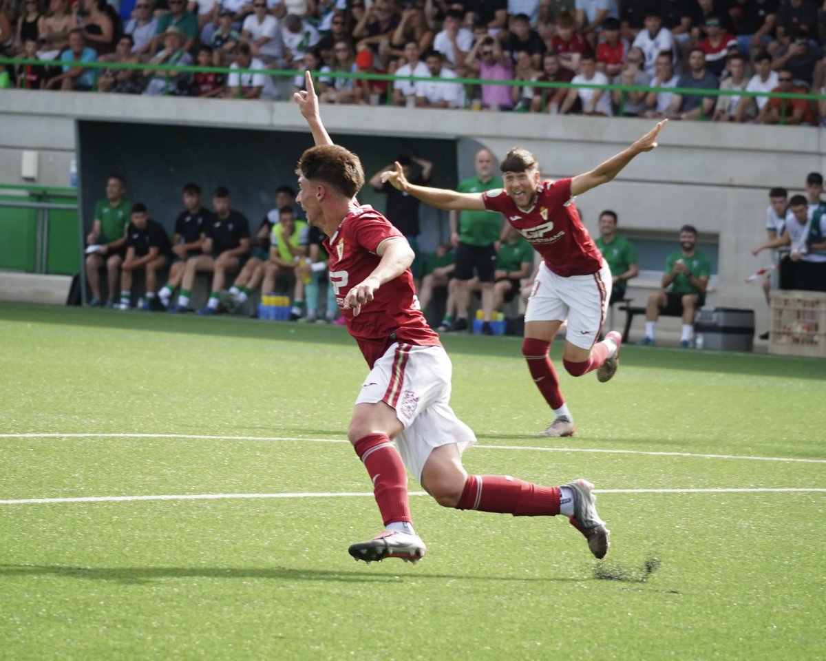 Javi_bburillo's tweet photo. 🔴 El REAL MURCIA IMPERIAL ASCIENDE a Segunda Federación

✅ Supera al CD Pamplona en la eliminatoria y consigue el ascenso

🟢 También asciende Los Garres a Tercera RFEF

🔝 Temporada histórica para el filial grana https://t.co/oeXn5II7mz