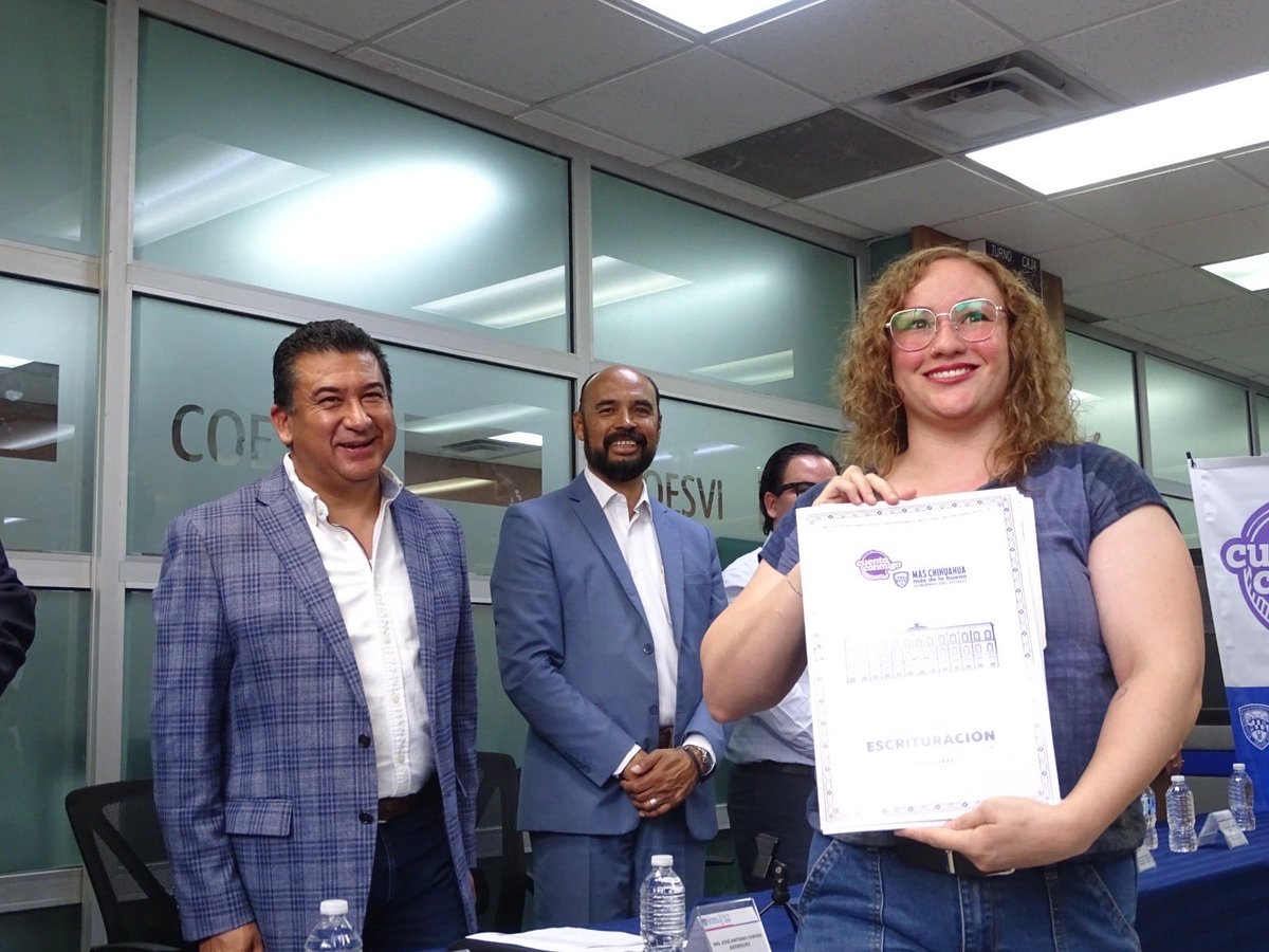 GobiernoEdoChih's tweet photo. 🏠💙 En Chihuahua seguimos apoyando a las familias para dar certeza jurídica a su patrimonio.

Con el programa “Juntos escrituramos tu vivienda”, facilitamos la regularización de predios y el acceso a descuentos para que más familias puedan contar con las escrituras de su hogar.

Seguimos trabajando para que más chihuahuenses tengan la certeza de que su patrimonio está protegido.

#CuentaConmigo
