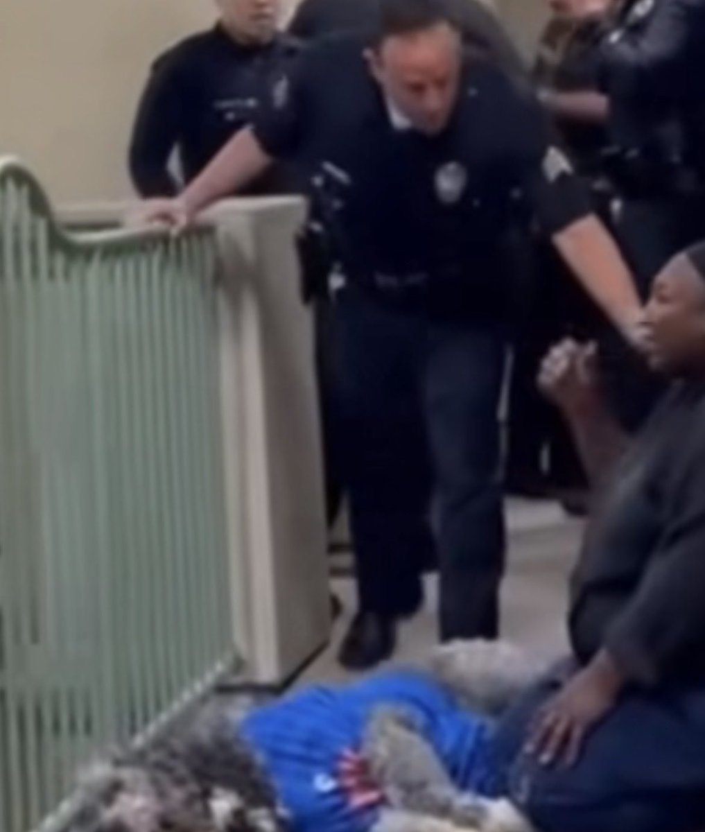 Bluez0gy's tweet photo. @Justice4Jameson I think it was this cop https://t.co/v40yW7Lk4p