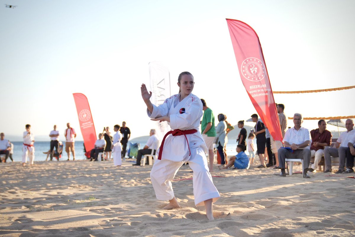 GSB_Balikesir's tweet photo. 🥋Karete Son Kurşun İllerarası Şampiyonası tamamlandı. 
🏆Başarılı olan sporculara ödülleri takdim edildi.
📍Erdek https://t.co/Rh54873jIx