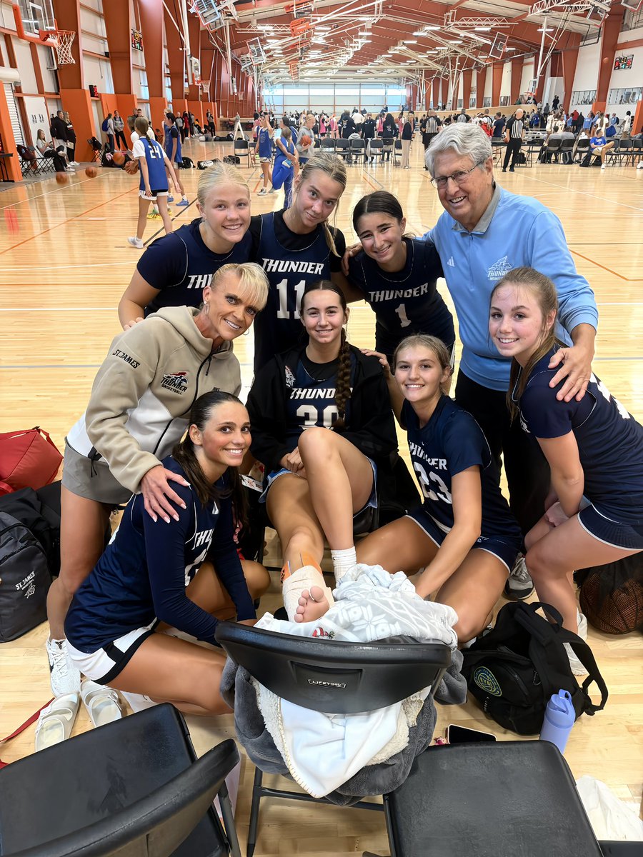 DoubleD1123's tweet photo. Played some great HS teams in the @MW_Showcase in Columbia, MO this past week. June is a great month for basketball &amp; bonding as we springboard into the ‘26-‘27 season!! 🏀🫶🏼
💙F.A.M.I.L.Y.❤️ https://t.co/nJARmL7Ibn