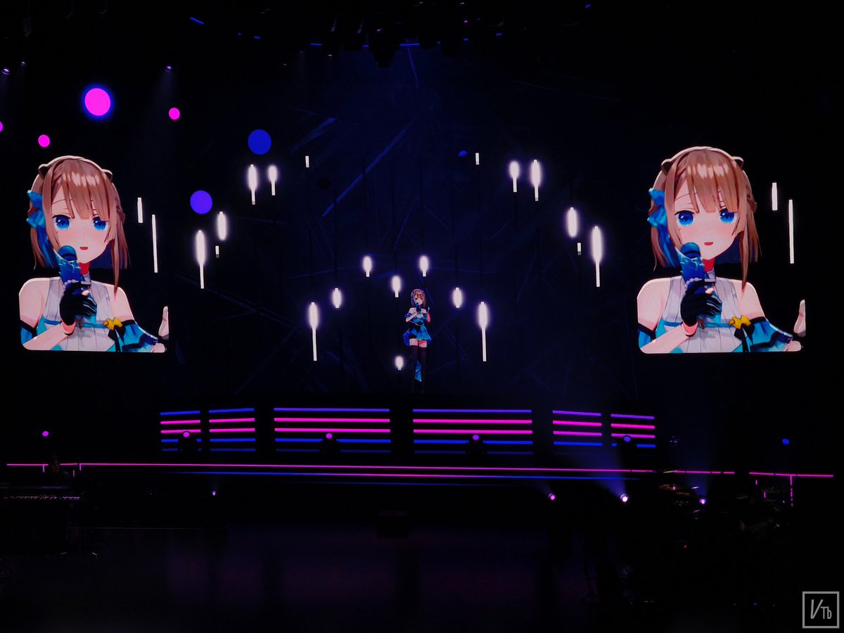 vtubervibes886's tweet photo. 🎤VTuber現場／2026《虛實之側 NEXUS》Day02「Threshold 臨界」

#露恰露恰 #歐妲
春魚最令人安心的存在
學姊們一登場就展現十足的舞台掌控力
穩定又動聽的歌聲之外
還有豐富的肢體表現賦予每首歌曲不同樣貌
游刃有餘地駕馭舞台

#2026春魚演唱會 #春魚創意 #NEXUS #虛實之側 #Threshold #臨界 https://t.co/7Cug4PW1Tk