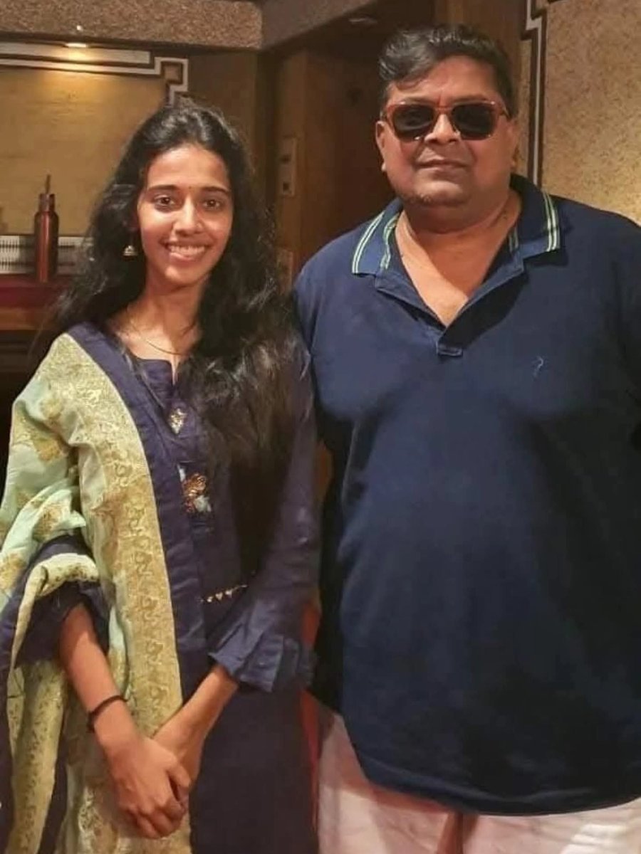 kayaldevaraj's tweet photo. June 21st
#DentalDoctor and
#SuperSingerPriyanka BIrthday
#SingerPriyanka #Priyanka
#HappyBirthdaySingerPriyanka
#HBDSingerPriyanka https://t.co/Bu5pPmkjb4