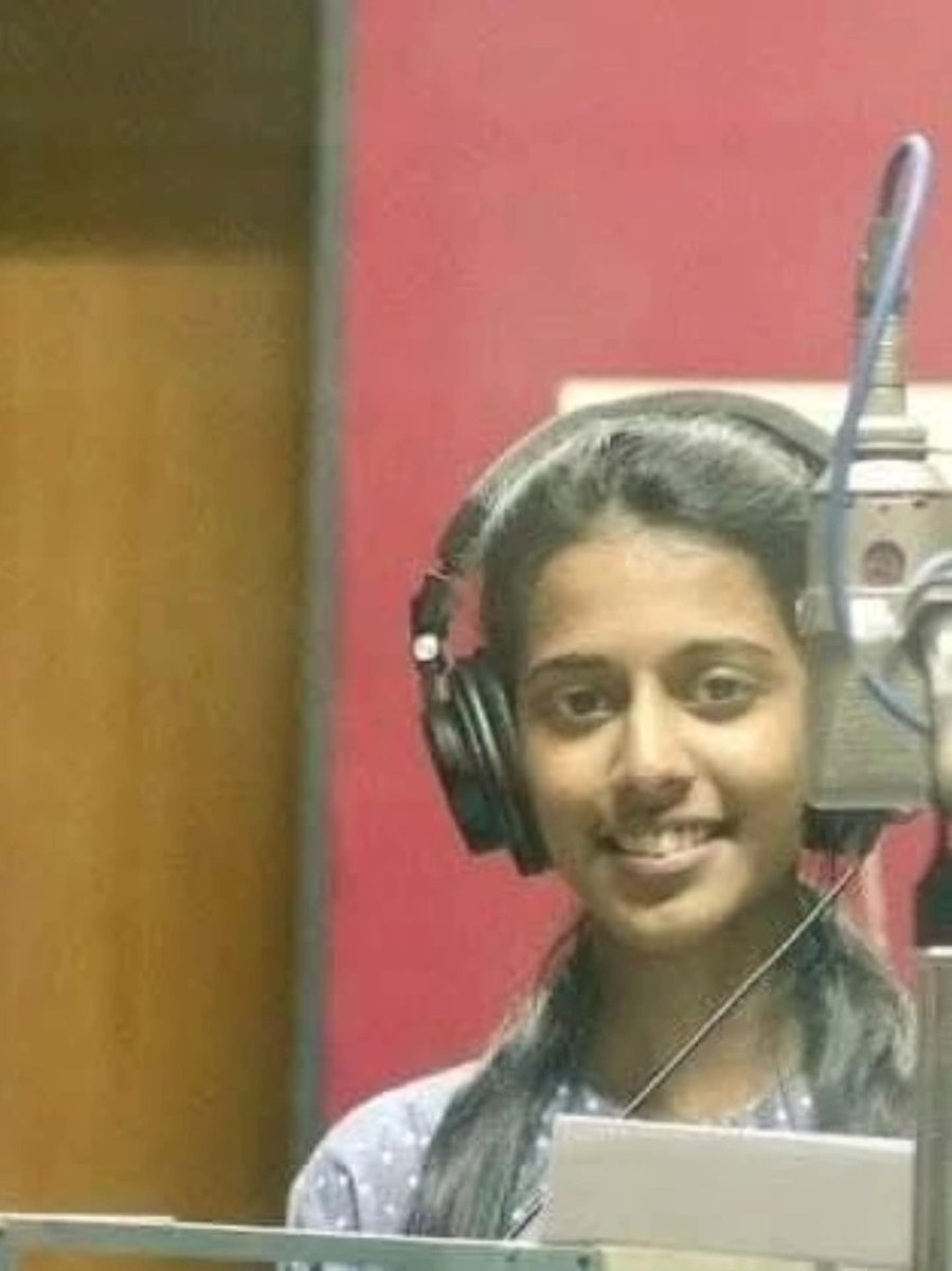 kayaldevaraj's tweet photo. June 21st
#DentalDoctor and
#SuperSingerPriyanka BIrthday
#SingerPriyanka #Priyanka
#HappyBirthdaySingerPriyanka
#HBDSingerPriyanka https://t.co/Bu5pPmkjb4