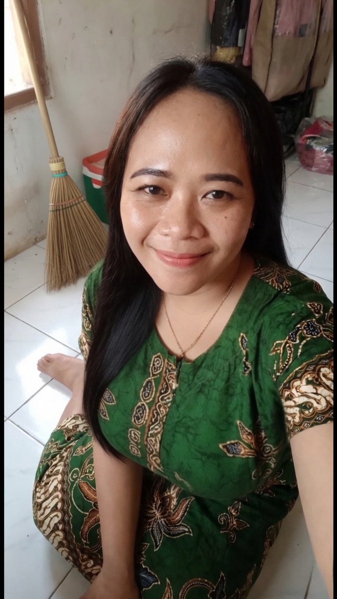 Rahasiaaaj's tweet photo. Binor warung, ahh wajahnya bikin crot🤤👅🍆💦
#bahancoli #crotinfoto #crotdimuka #crotinwajah #crotinmuka #fantasiStw #bacol #bahancoli #bacolin #pejuhinfoto https://t.co/OlUHXiLLuk
