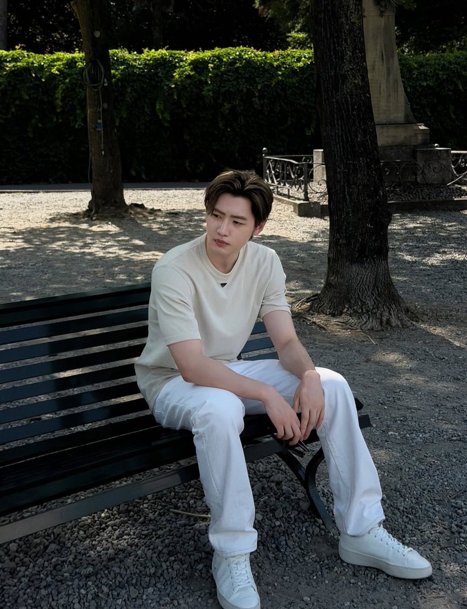 sunghnsm's tweet photo. sunghoon 4 months later in milan TT gosh i can’t help but to reminisce about hoonlympics even more https://t.co/geHCbO1FoP