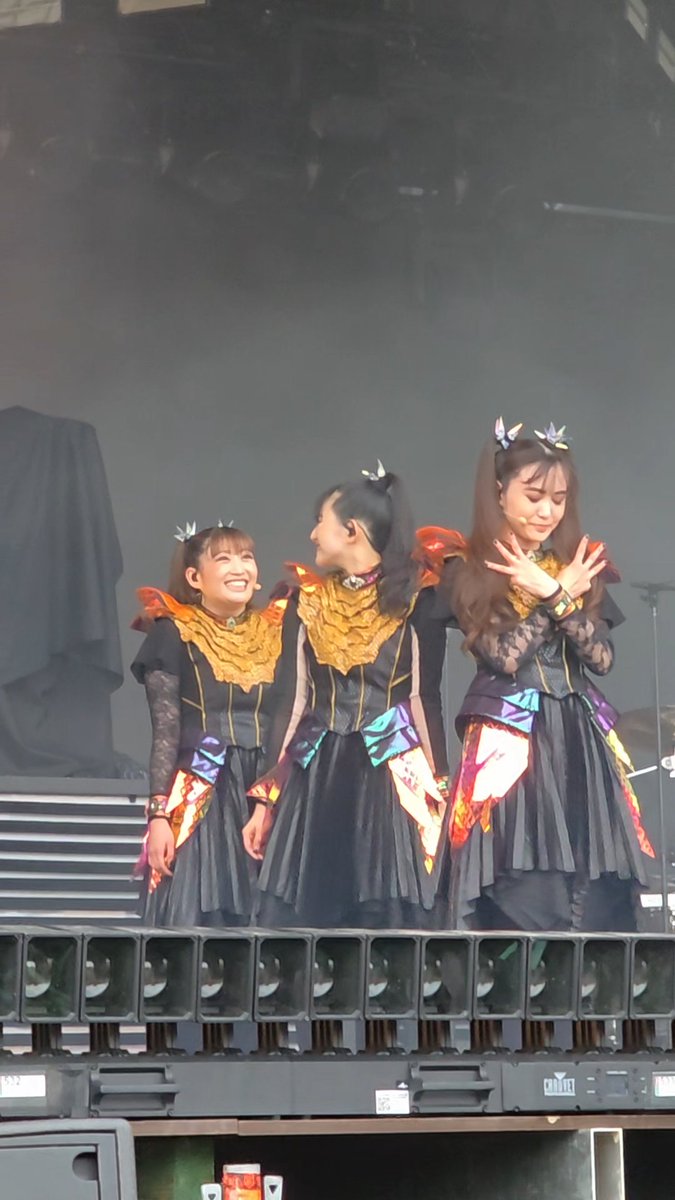 akarinokaze's tweet photo. Momo is such a cutie 😭😭❤️ #BABYMETAL #MomoMetal #SummerPunch #SummerPunchFestival https://t.co/HXqnzkyusX