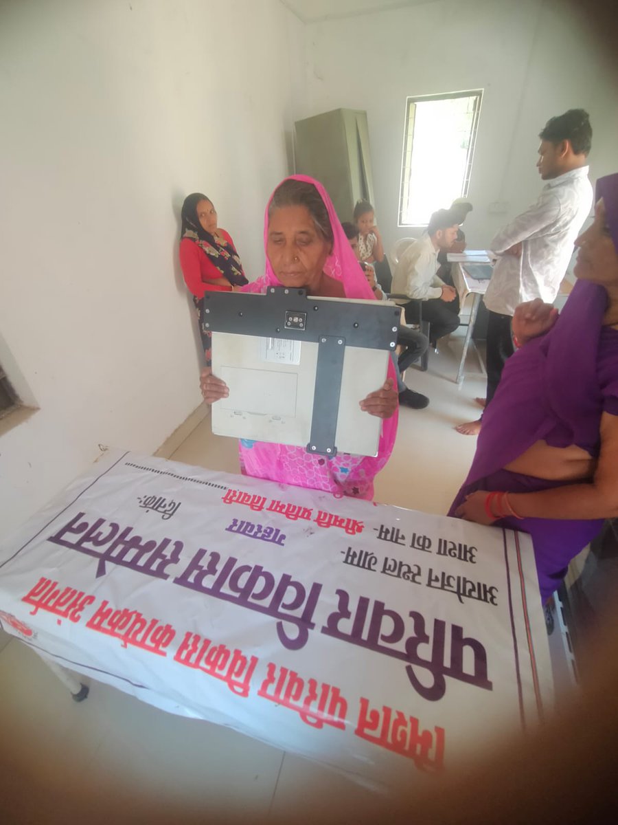 CKPFoundation's tweet photo. Today, our MMU visited Gaharwar and Pipaura Khurd villages, Ishanagar, Chhatarpur, MP, for TB screening and awareness activities. A total of 136 individuals were screened, promoting early detection, timely treatment, and stronger preventive healthcare in rural communities. https://t.co/wJFhI50Y15