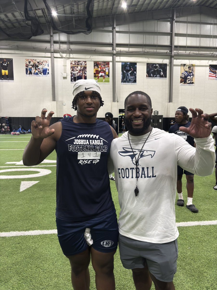 quintonboatner_'s tweet photo. Had An Awesome Time At The @TAMUT_football Camp. Went 4-1 In 1on1s! Learned A Lot From @CoachCaraboa & Also Learned From @JoshuaEargle Impactful Messages. Had Lots Of Fun During The Competition Drills. Excited To Stay Connected & Can’t Wait To See What’s Next!

#RecruitKeller #STACKINGDAYS #staydown #greatness #dominate #blessed #TFLs #2027Recruit #TXHSFB #Tank #Scarface #Keller #Indians #Texas #Football #6A #Linebacker #Prospect #SeniorYearLoading #TAMUTFootball #Texarkana #SoarEagles #RISEUP #RiseFastFlyHigh #LoneStarConference #D2
@HT4_PrepRZ @CoachRob99 @CoachTKeller @kellerindiansfb @KHSParentFball @COACHJMACRB @Coach_LukeRoth @jkcoachc94 @CoachDrake6 @Coach_Hutch68