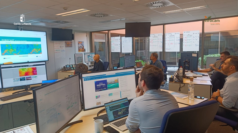 Plan_INFOCAM's tweet photo. 🇪🇺 Esta semana, seguimos reforzando la colaboración internacional mediante el intercambio de experiencias con @eu_echo.

Un técnico de incendios de #INFOCAM de @gobjccm participa en Bruselas en un programa de formación especializada con el equipo europeo de apoyo contra los #IIFF.

#LaPrevenciónSalva