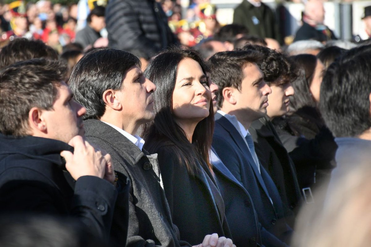 Anitamarosario's tweet photo. “Yo te saludo, bandera de mi Patria. Sublime enseña de libertad y honor…

Jurando amarte, como así defenderte, mientras palpite mi fiel corazón” ❤️🇦🇷

¡Feliz 20 de junio para todos! https://t.co/dCsIrWG0eO