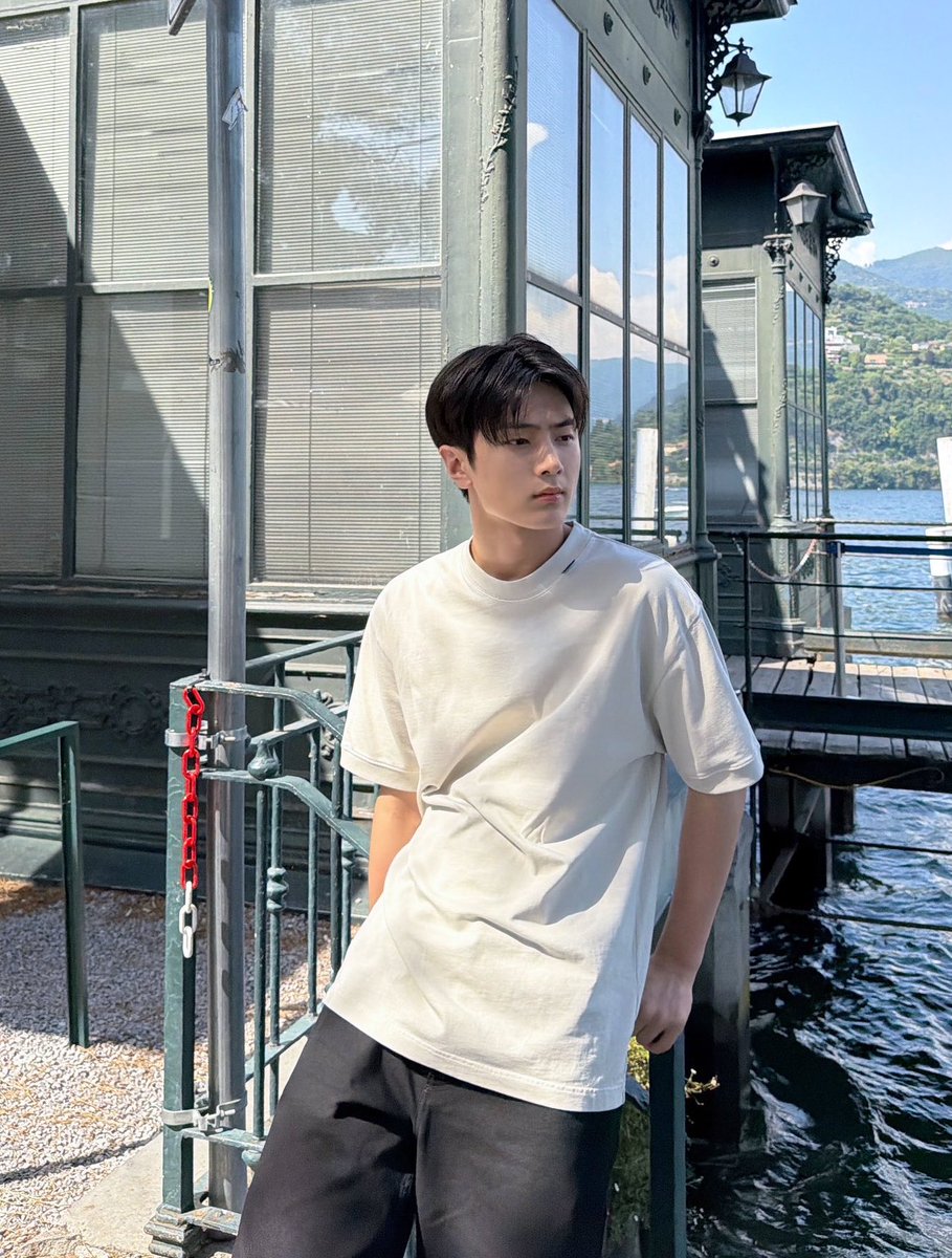 noisynj's tweet photo. the type of boy you’d accidentally fall in love with on a summer trip https://t.co/1DyBuqBQMn