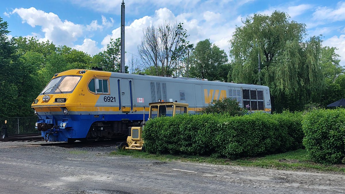 tdt768's tweet photo. celebrated my 24th birthday by visiting exporail in montreal 😄 https://t.co/eHd9ys5PI6
