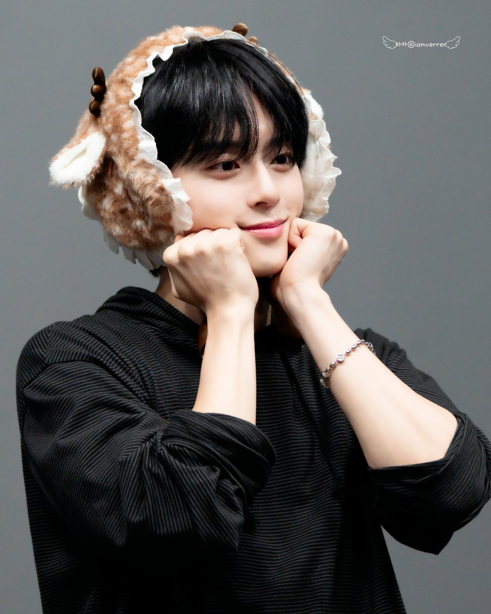 iamverrer's tweet photo. 260605   
     
이건 반칙이야…?

#강민 #유강민 
#KANGMIN #YOOKANGMIN #カンミン 
#베리베리 #VERIVERY https://t.co/vf1zZztCJa