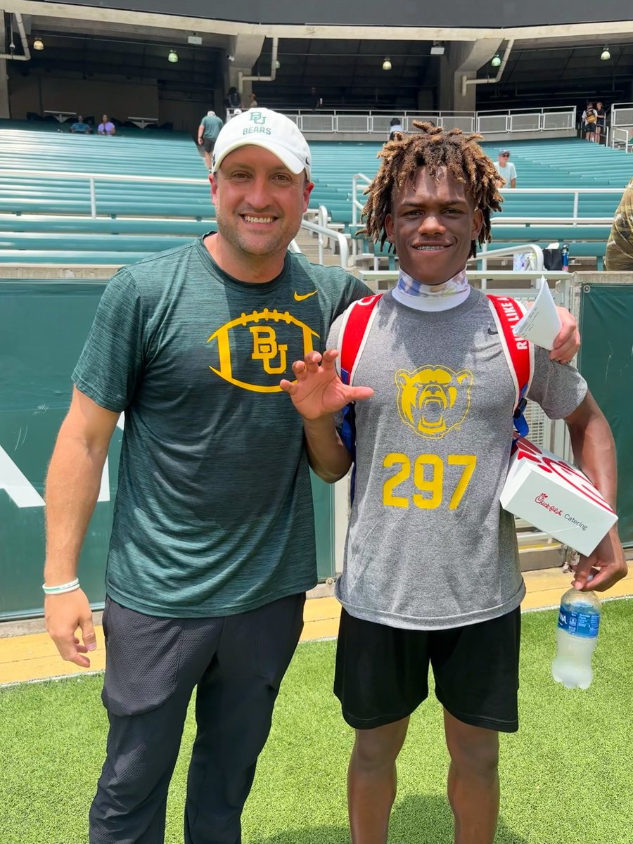 Thebradleimoore's tweet photo. Thanks for an elite camp experience! @Baylor @JakeSpavital @CoachK_Hall https://t.co/7Y6ylzVH4G