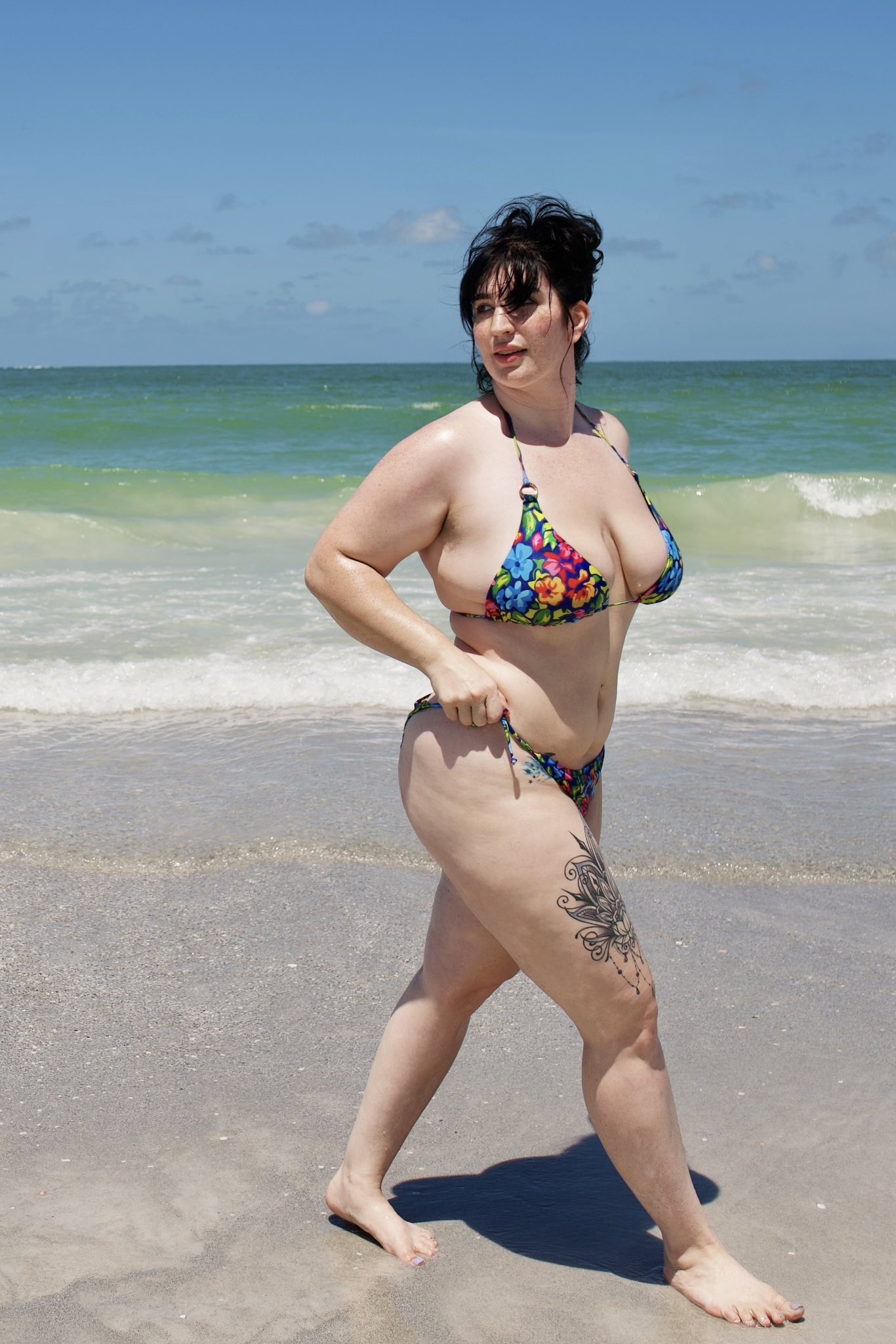 2 pic. Would you hit on me at the beach? https://t.co/AaPtx3nFGT