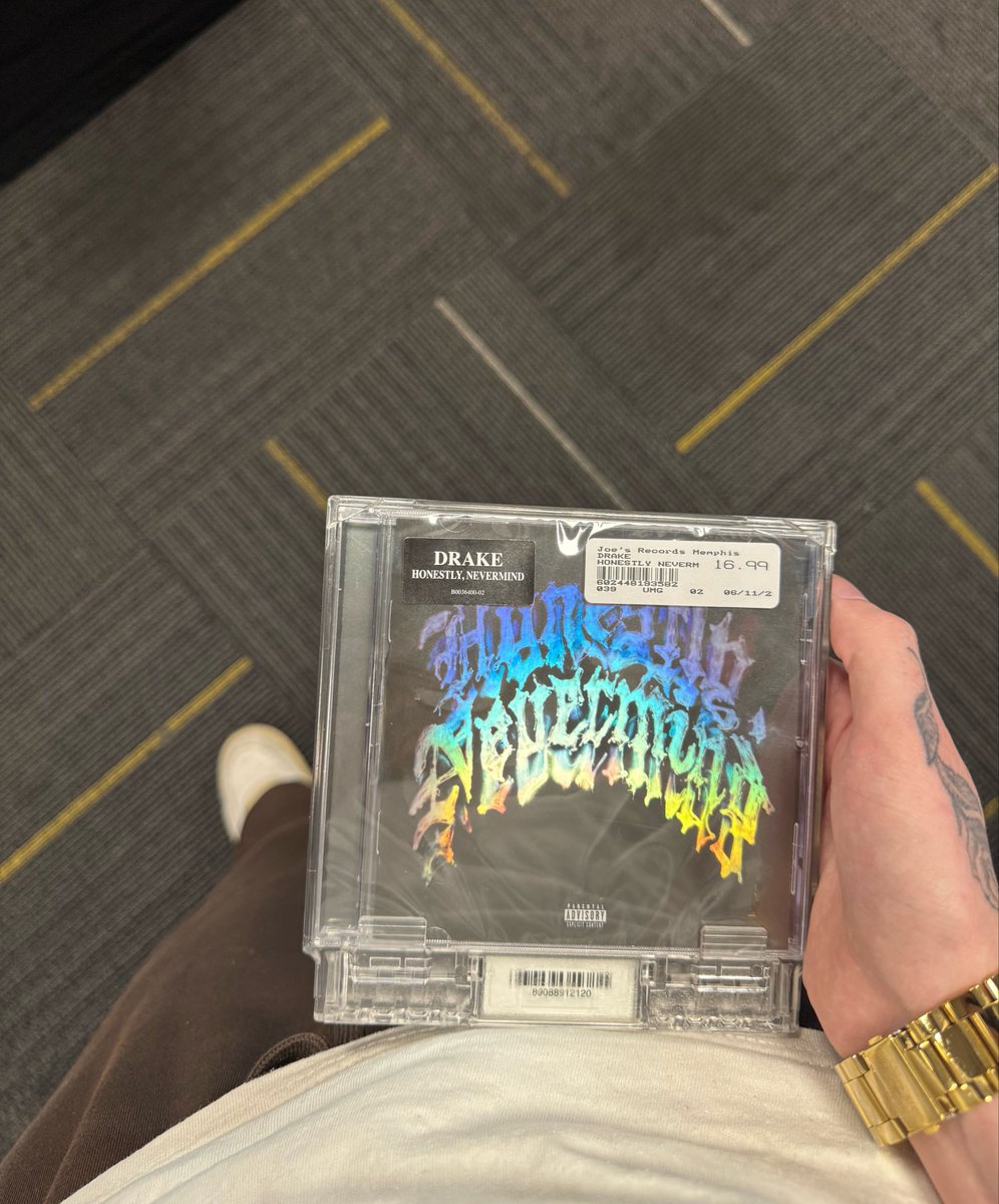 mosthiphop's tweet photo. Insta cop (I don’t own a CD player) https://t.co/8l96fMWhdQ