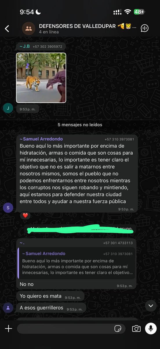 ColResiste's tweet photo. #Atención: Nos han llegado imágenes de un grupo de WhatsApp de abelardistas en Valledupar organizando lo que sería una matanza de civiles seguidores del presidente Gustavo Petro. En el grupo se observan armas largas a disposición para ser usadas el día de mañana. https://t.co/oedb1BS8Tr