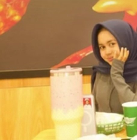 lisdaawarni7's tweet photo. JUJURR awalnya beli ini cuma karena motifnya lucu bgtt😭🩷
eh ternyata jadi tumbler yg tiap hari aku bawa.

cocok buat sekola, daily krna ukuran 1L.
dingin tahan lama, es batu tahan sampai 24 jam, minuman panas juga aman.

dan yang paling bikin kaget… harganya under 100k😭✨ 🫶 https://t.co/nNDyYnr3h8