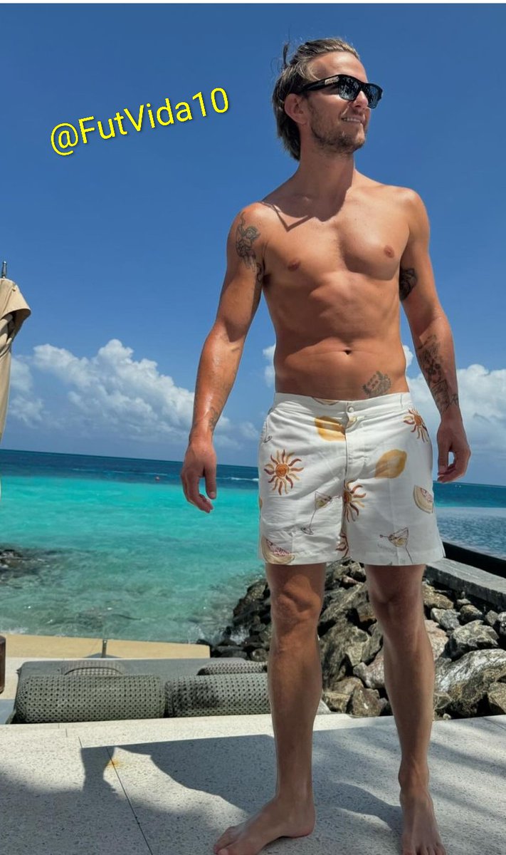 FutVida10's tweet photo. Eu acho o croata Ivan Rakitić uma delícia.
🇭🇷🇭🇷🇭🇷❤️❤️❤️
#Futebol #Soccer #Football #Gostoso #Lindo #Tesao #Sexy #Croacia #Croata #ExJogador #RakiticFV #IvanRakitićFV https://t.co/zmPndSuMh3