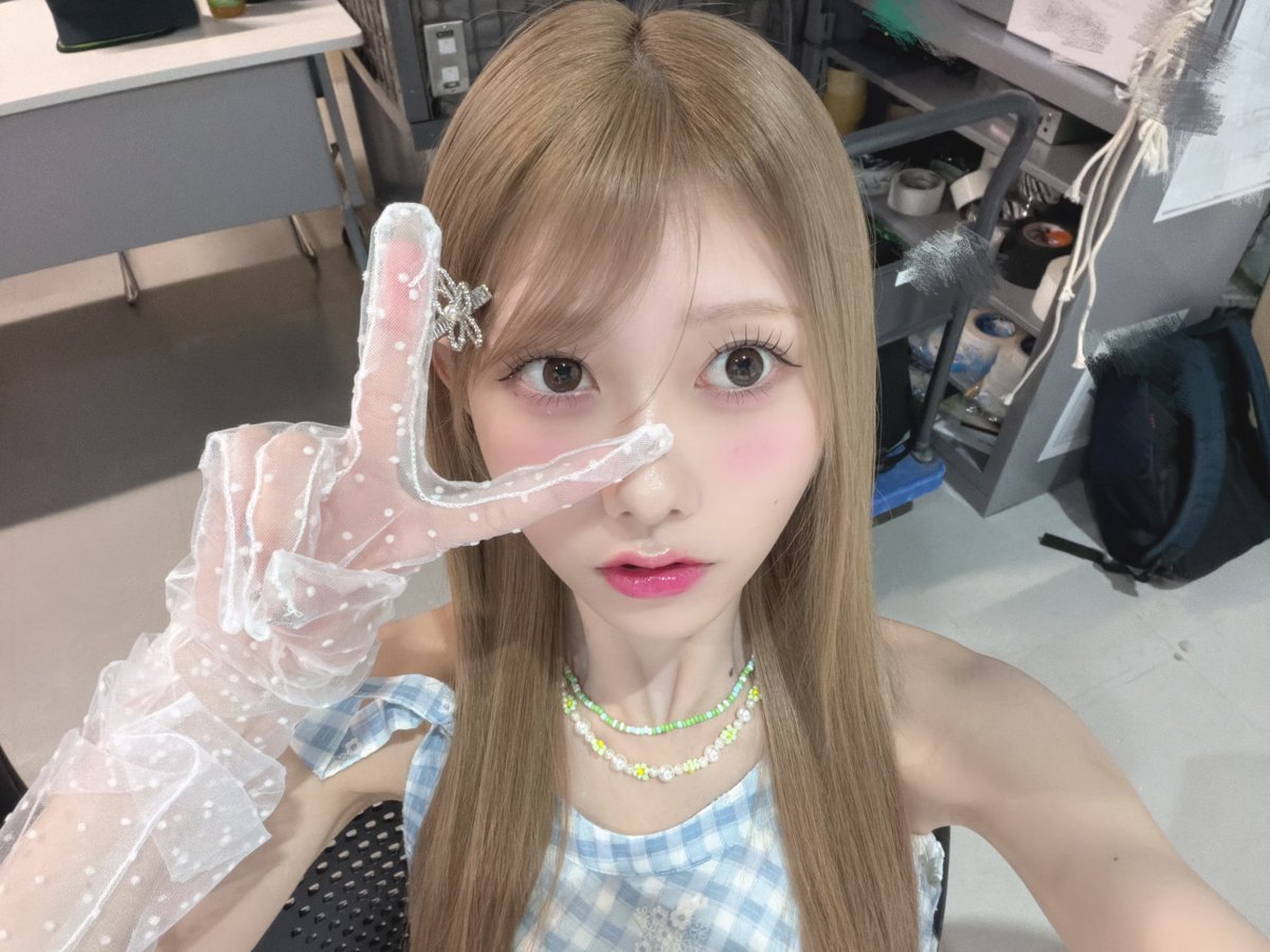 erii_20031027's tweet photo. 好きish 握手会2日目
よろしくお願いします！✨

今日はゆめみとおそろいです 🫧
普段着ないようなお洋服なのでレアです✊🏻

お話できるの楽しみにしてるね！♩♩ https://t.co/CEkJbvIKKW