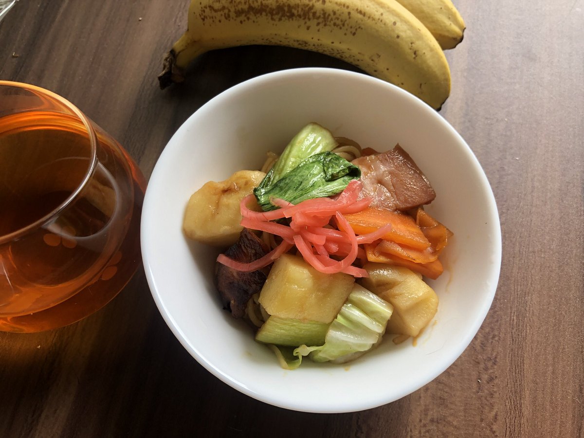 hirokichi75's tweet photo. 焼きそばですが
桐生ではジャガイモ入ってます
馬鈴薯🥔はぐんま県が呼び名の発祥の土地です。
みなさん以外にもお知りになられてないですが、江戸弁は元々桐生の人の言葉をおしゃれだと思った江戸の人が真似た言葉なんです。東京浅草も桐生人が昔開発した土地なんですよ。 https://t.co/46FrEHRaHb