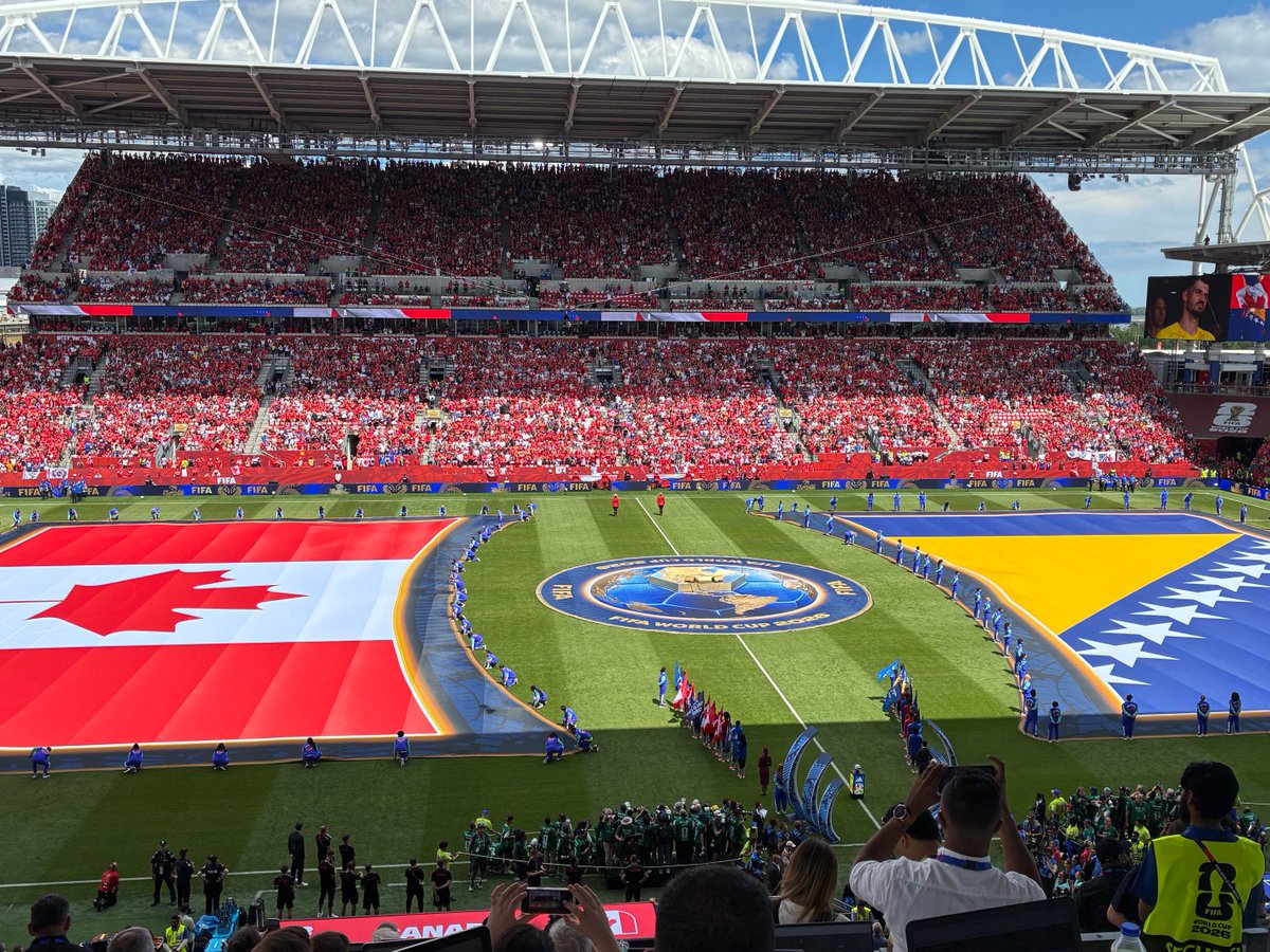 longleysunsport's tweet photo. Three matches in Toronto so far, each with a spectacular in-game environment, each with its own identity.  Patriotic for Canada.  Passionate for Ghana-Panama. Dramatic for Germany-Ivory Coast. https://t.co/5ypNwxIkBK