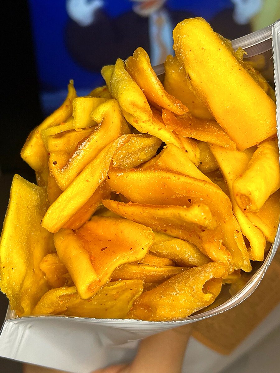 Madina48126128's tweet photo. Treat yourself u0026 your friends to these crispy mango dried slices! Sweet, chewy, and totally shareable – perfect for your midday snack time. ， https://t.co/371ff60lN2