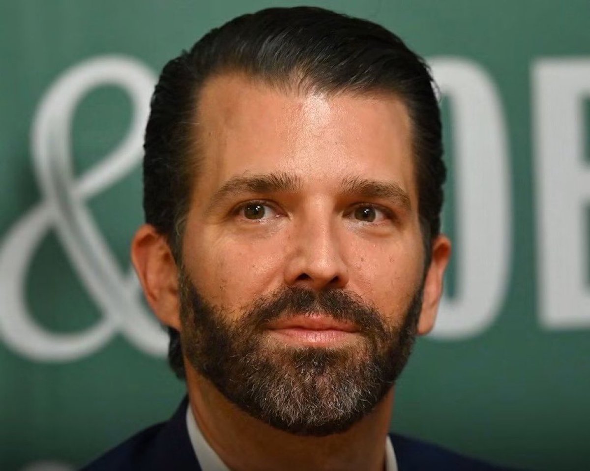 realpascal001's tweet photo. TRUMP JR IS REPORTEDLY SELLING HIS $30 MILLION FLORIDA ESTATE TO MAKE A RUN FOR PUBLIC OFFICE

THOUGHTS? https://t.co/5jJJ1OFBaG