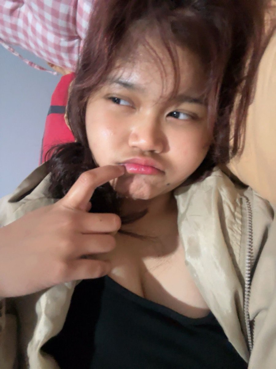 rubyraammhhh's tweet photo. Cum on my face plss uhh , give me ur cock 🤤 https://t.co/pvvkdywZ1n