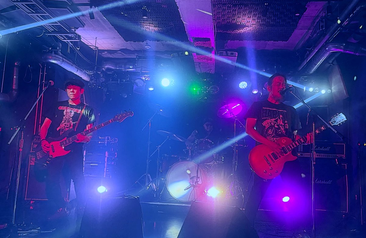 ark_to69's tweet photo. ARKHAM TONIGHT新所沢THE ROCKのライブ終了🔥
この日はプロ級のガチのコピーバンド達のイベントに唯一のオリジナルとして招待されました！ほぼ本家に近いハイレベルの皆さんとご一緒させていただいて恐縮です！最高の夜に呼んでくださったえび様に大感謝。大変気持ちいいライブが出来ました👊 https://t.co/WnPoTD1pzJ