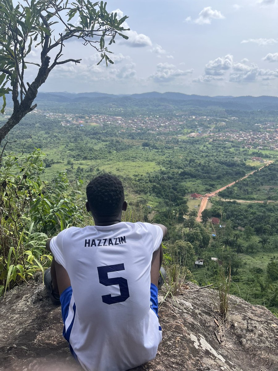 hazzazzin's tweet photo. Tell us what you lost or forgot at Waka waka trip to Olumorin 

Me: Lost all my bad thoughts
D’sko: moved on from his last relationship 
You: 🫴🫴 https://t.co/iG6V4VdXrc