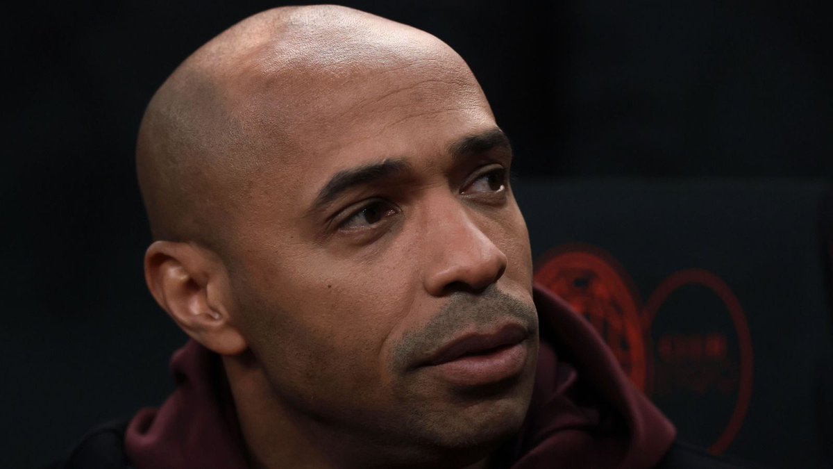 ArsenalNews_Hub's tweet photo. 🚨 Thierry Henry: “Last season, all my focus was on Arsenal winning the Premier League. I wanted it so badly for the club, the players, and especially the supporters. Seeing them achieve it made me incredibly proud.

My dream this season is to see Arsenal lift the Champions League. We came so close, but football is decided by the finest margins. It wasn’t meant to be that time.

Now, we go again. This club belongs at the top of European football, and I believe our moment will come. Let’s chase that Champions League together this season.”

❤️🤍 #Arsenal #AFC #ThierryHenry #UCL #COYG 🔴⚪️🏆