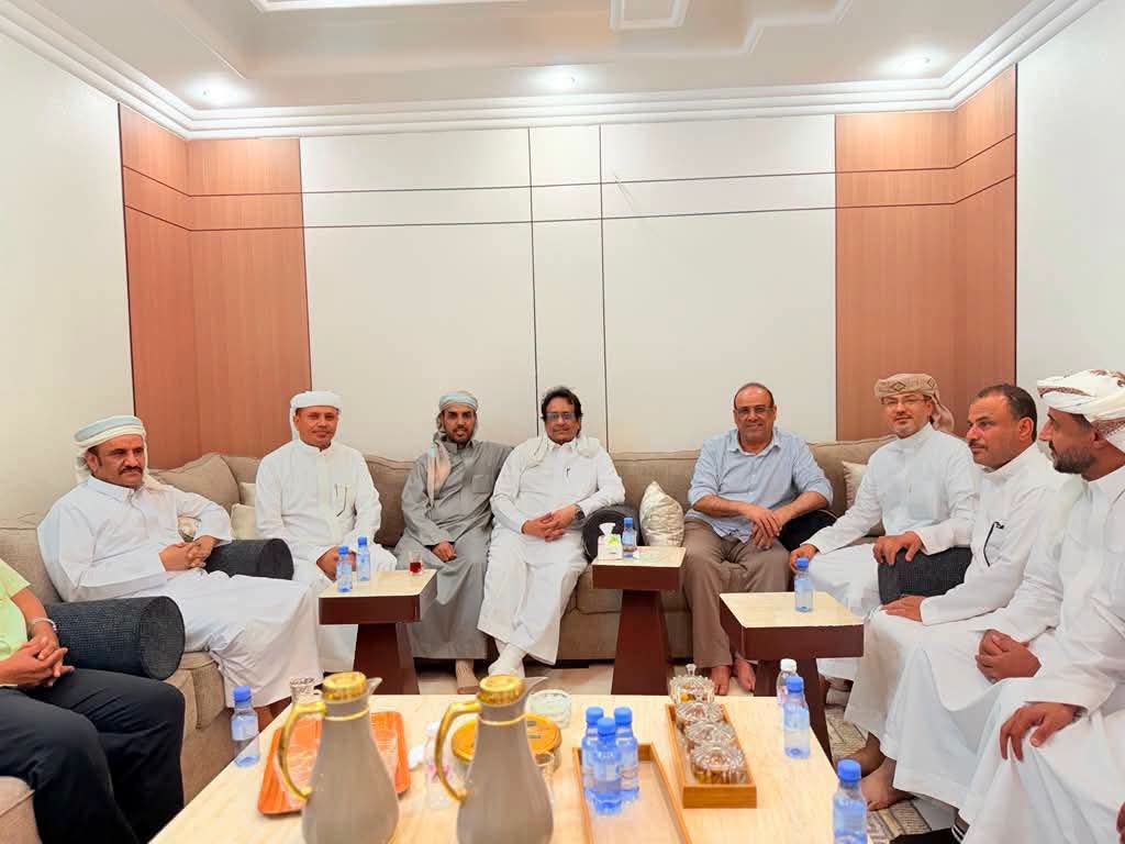 bdalrhmn87474's tweet photo. لديهم مقدرة عجيبة على تغيير مواقفهم .
من فجور في الخصومة إلى طالب ود .
واين تبى بنا ياخليفي حبة حبة . https://t.co/HqyEKuETpH