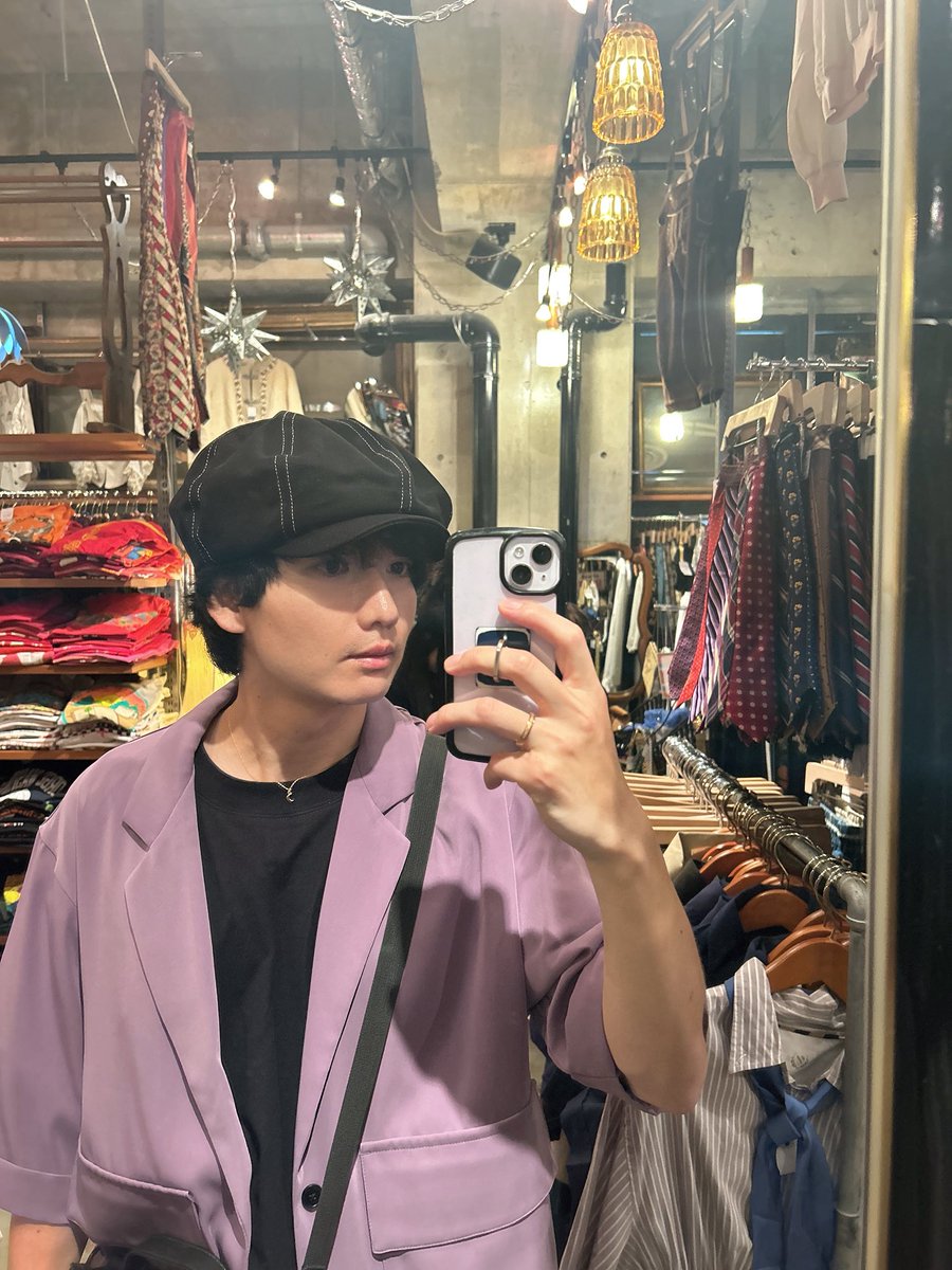 sota3458's tweet photo. 博多旅行！！！
古着屋巡って帽子とリングとネックレス買ってしまった
けど可愛いから大満足！ https://t.co/wCIXcOvczx