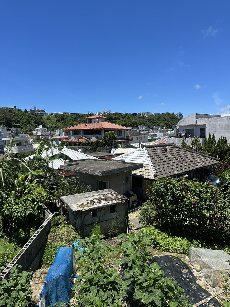 horinyo's tweet photo. 豊見城市の集落

めちゃ暑い中、沖縄戦の定点写真を撮るために訪問しました〜

美しい街並みでした。 https://t.co/uYQ1Qif8kj