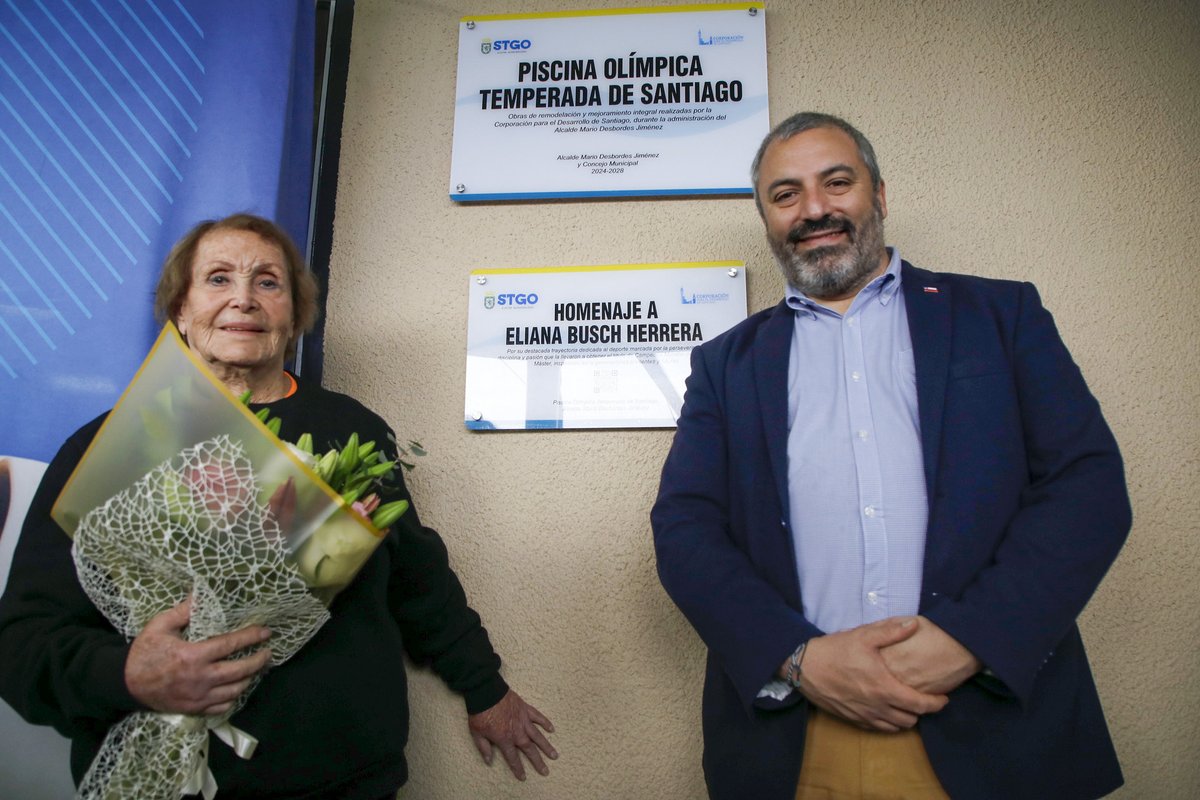 MindepChile's tweet photo. Subsecretario Andrés Otero acompañó al alcalde Mario Desbordes en la reinauguración de la Piscina Olímpica Temperada del Parque O’Higgins.

La actividad incluyó un homenaje a la destacada nadadora chilena y campeona mundial máster, Eliana Busch 🏊‍♀️🇨🇱 https://t.co/967CNgqj8e