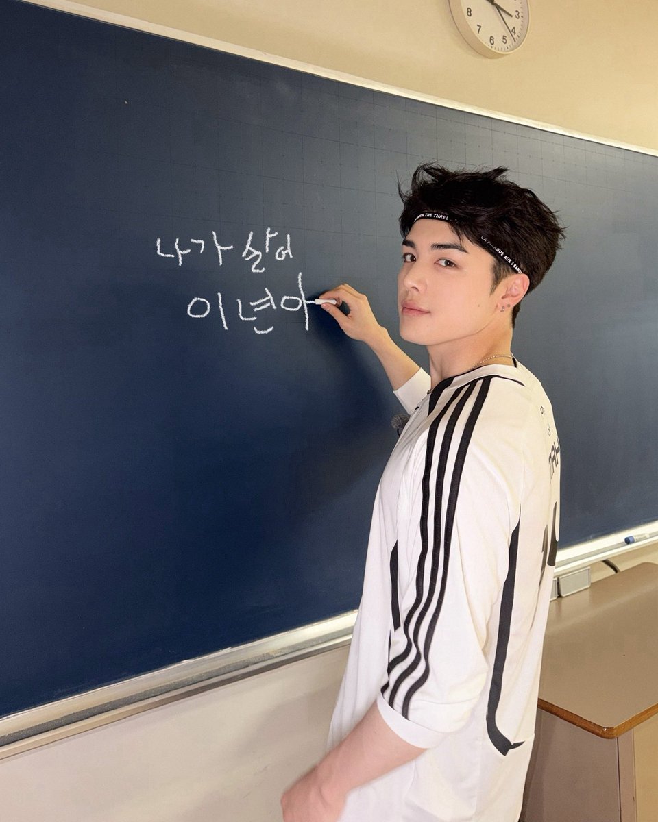 Eeeeejj02's tweet photo. 네. https://t.co/Gy46gQ64pf