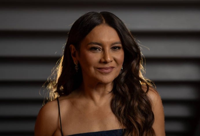 CentraldaTV_'s tweet photo. #LáNaMinhaTerra, próxima novela de Mário Teixeira terá uma estrutura similar a #NoRanchoFundo. A heroína Rosenda (Dira Paes), será mãe de uma menina "arretada", a mocinha da trama. A relação das duas lembra a de Zefa (Andrea Beltrão) e Quinota (Larissa Bocchino).
🗞️ Duh Secco https://t.co/z3IOrFCXzV